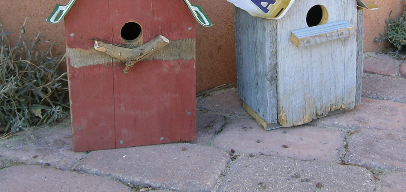 How to Make Birdhouses with Recycled Wood – Mother Earth News - Vimarsana News